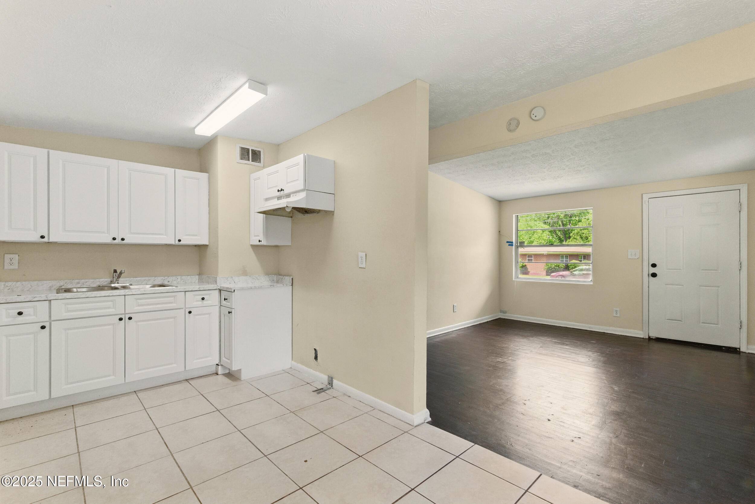 6645 Cleveland Road Jacksonville, FL 32209 - Photo 3 of 18 8_homeprimemedia-08