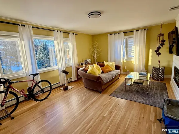 $3,700 | 33 Willow Wood Court, Unit 2, East Rutherford, NJ 07073