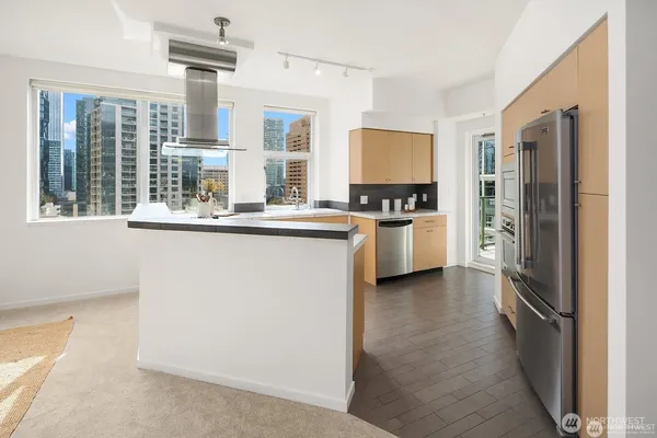 $4,950 | 1100 106th Avenue Northeast, Bellevue, WA 98004