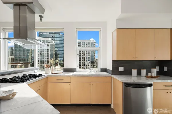 $4,950 | 1100 106th Avenue Northeast, Bellevue, WA 98004