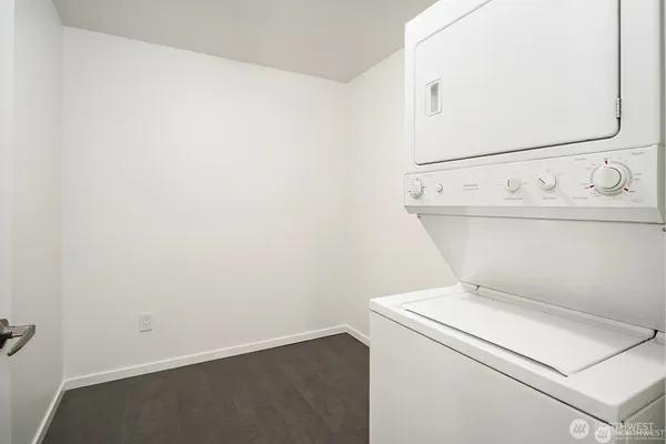 $4,950 | 1100 106th Avenue Northeast, Bellevue, WA 98004