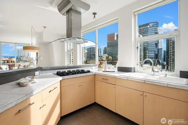 $4,950 | 1100 106th Avenue Northeast, Bellevue, WA 98004