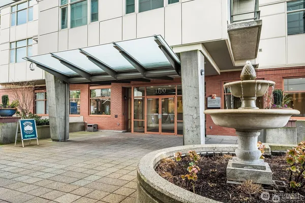 $4,950 | 1100 106th Avenue Northeast, Bellevue, WA 98004