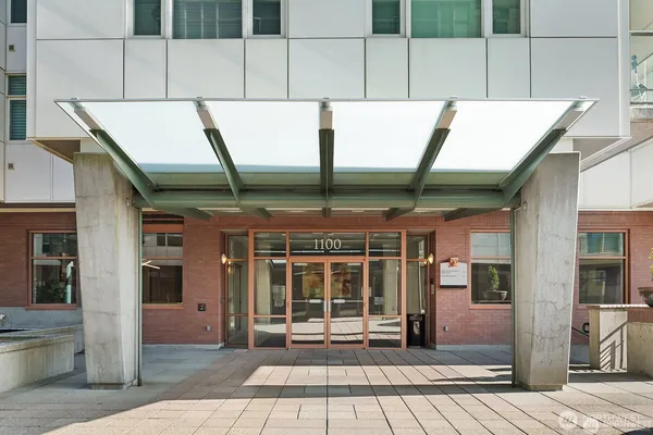 $4,950 | 1100 106th Avenue Northeast, Bellevue, WA 98004