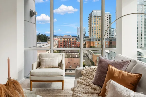 $4,950 | 1100 106th Avenue Northeast, Bellevue, WA 98004