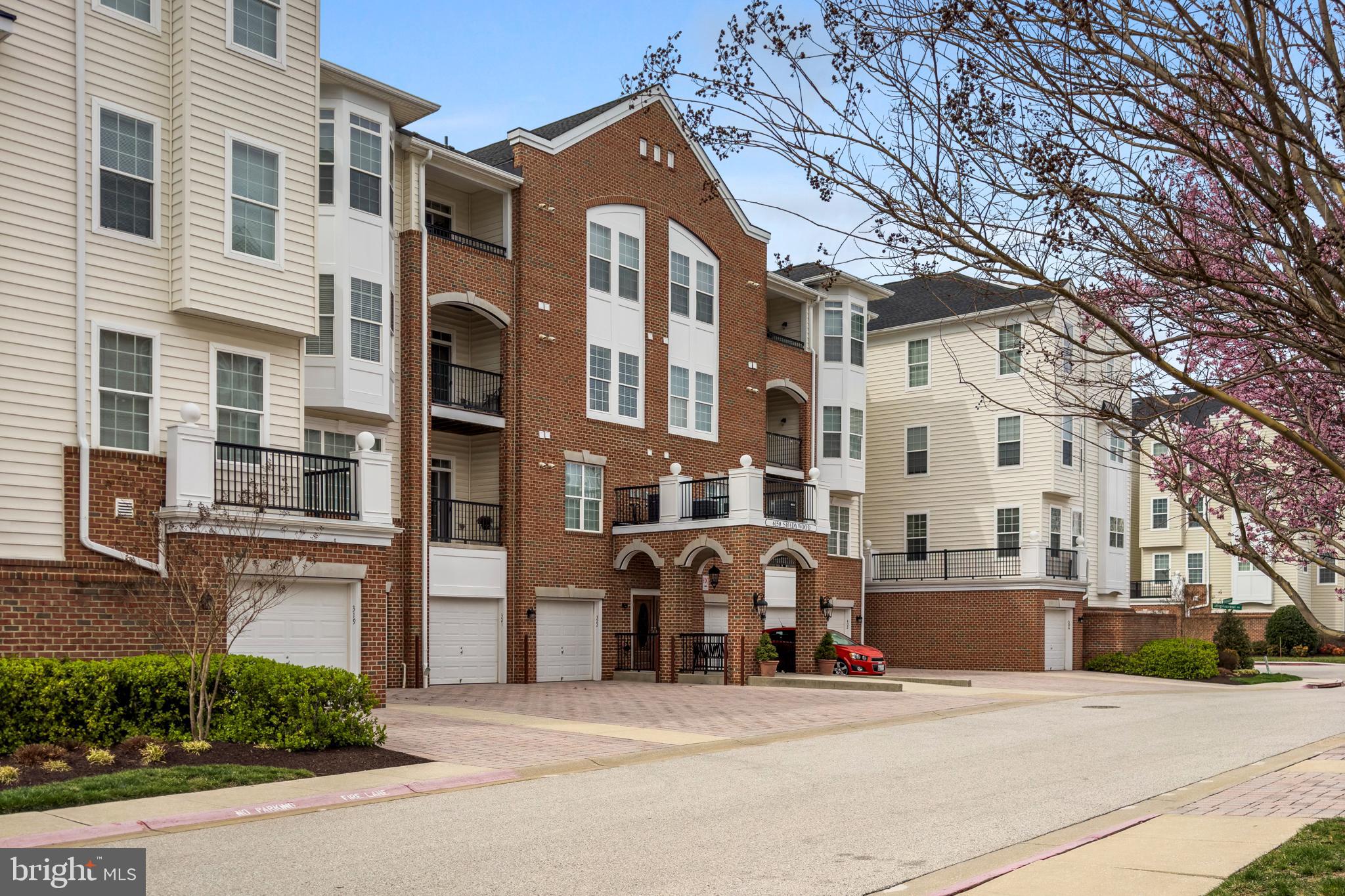 6150 Shadywood Unit 106  