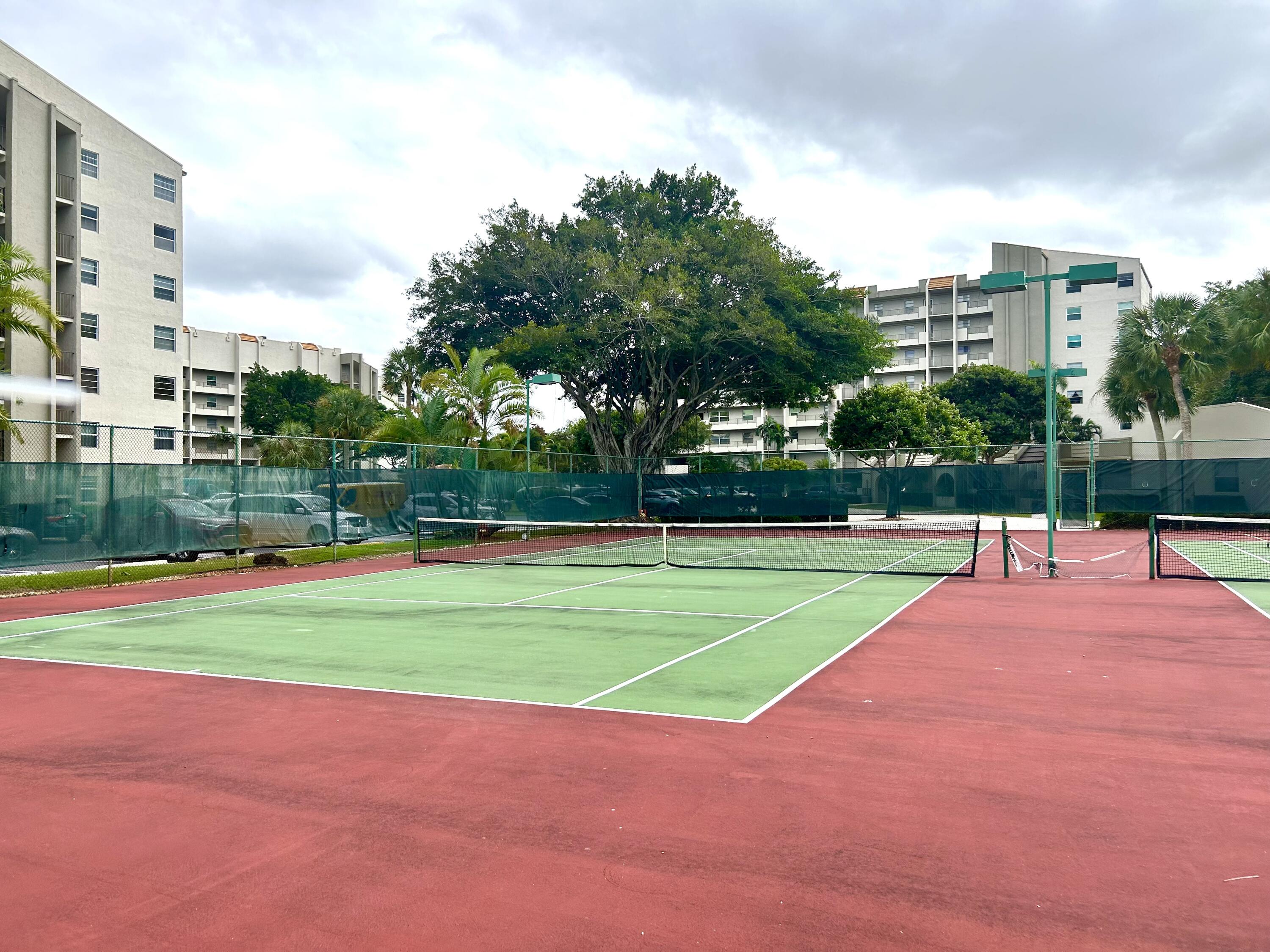 3930 Inverrary Boulevard, Unit 303D Lauderhill, FL 33319 - Photo 18 of 28 a view of a basketball court