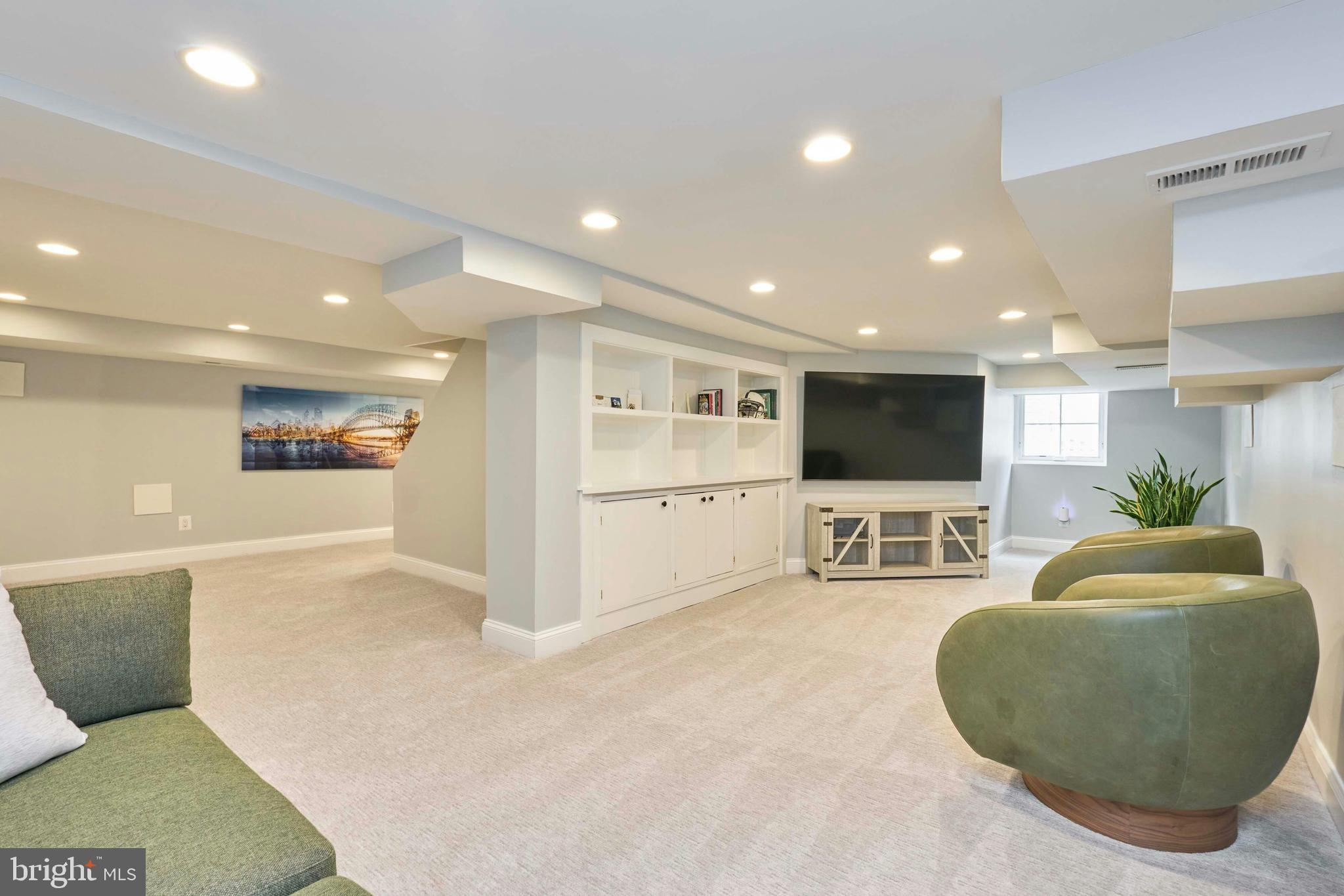 205 North Fillmore Street Arlington, VA 22201 - Photo 27 of 42