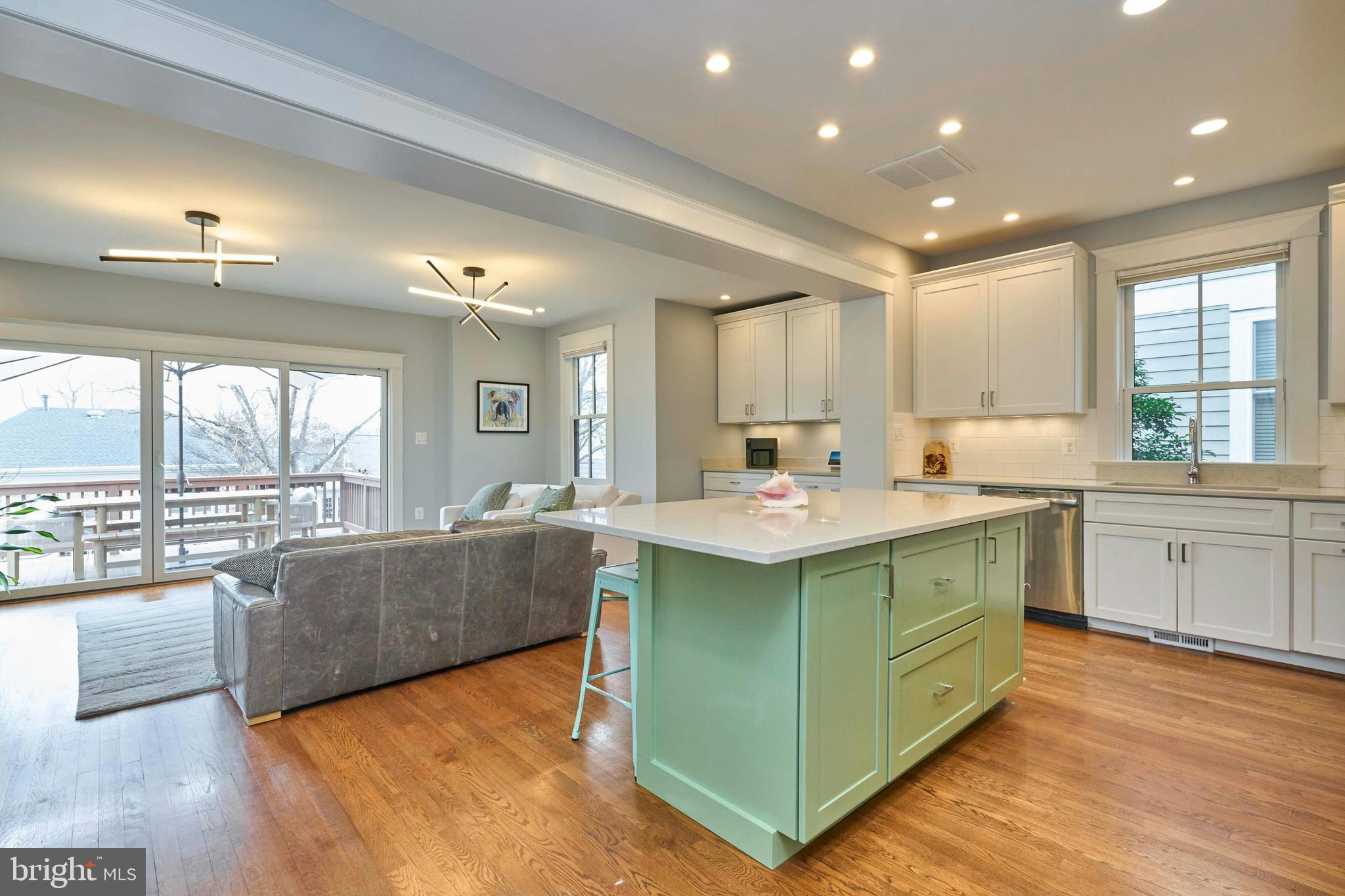 205 North Fillmore Street Arlington, VA 22201 - Photo 4 of 42