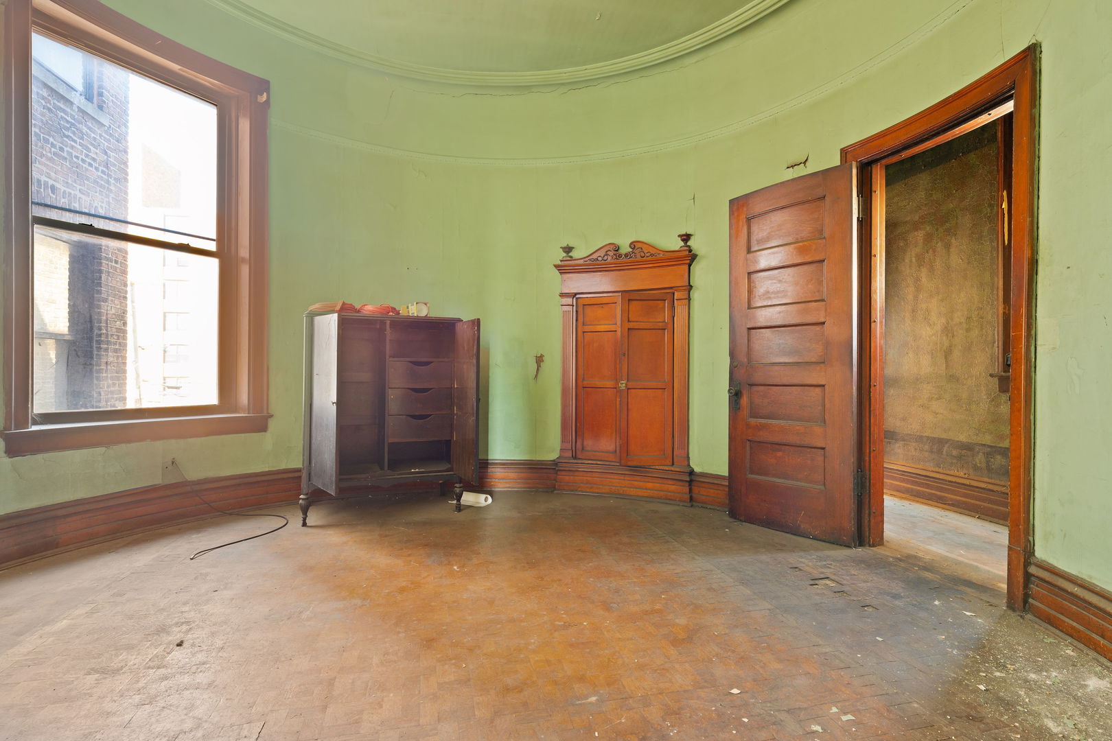 3936 South King Drive Chicago, IL 60653 - Photo 18 of 30 an empty room with furniture and a window