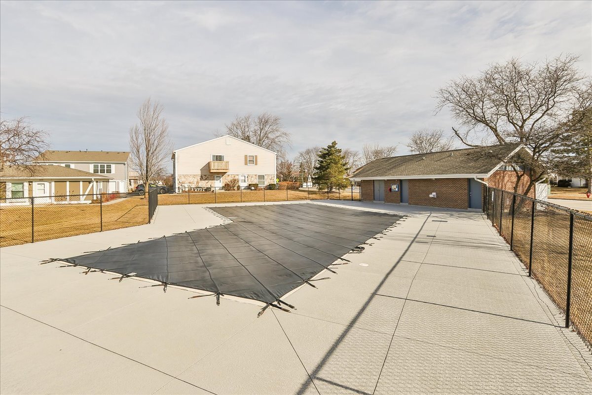 247 Nantucket Harbor Schaumburg, IL 60193 - Photo 25 of 25 a view of a terrace with wooden floor