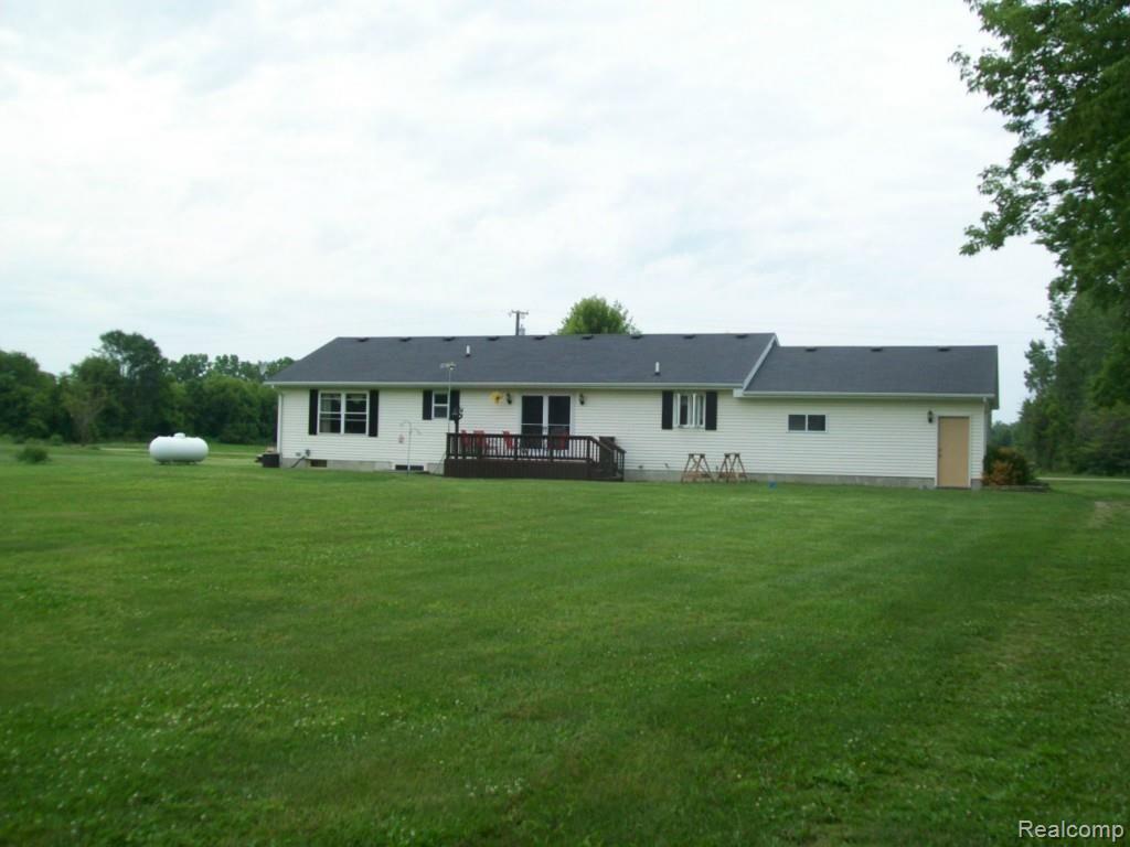 4633 Jeddo Road Fort Gratiot, MI 48059 - Photo 2 of 22 Picture 036.jpg