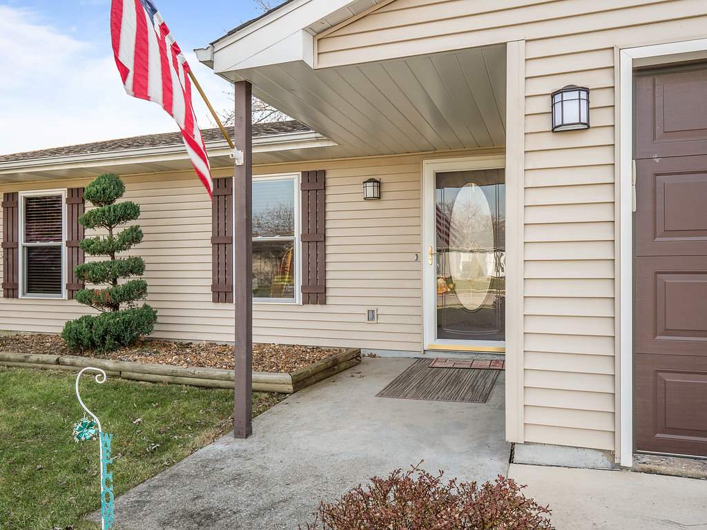 1328 Springbrook Road Fort Wayne, IN 46825 - Photo 2 of 23 Gallery Image 2