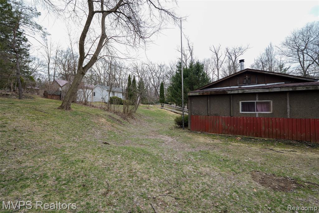 1721 Moffat Road Leonard, MI 48367 - Photo 22 of 38