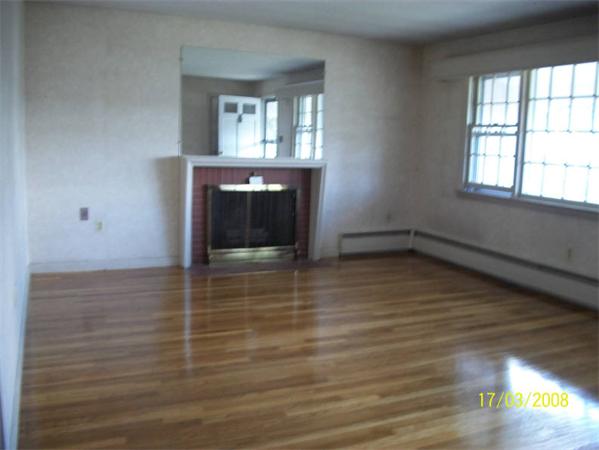 109 Raven Road Lowell, MA 01852 - Photo 2 of 10