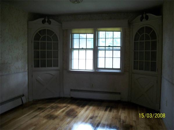 109 Raven Road Lowell, MA 01852 - Photo 3 of 10