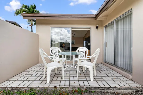 $315,000 | 5404 Viburnum Circle, Delray Beach, FL 33484