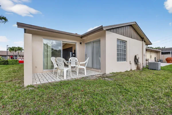 $315,000 | 5404 Viburnum Circle, Delray Beach, FL 33484