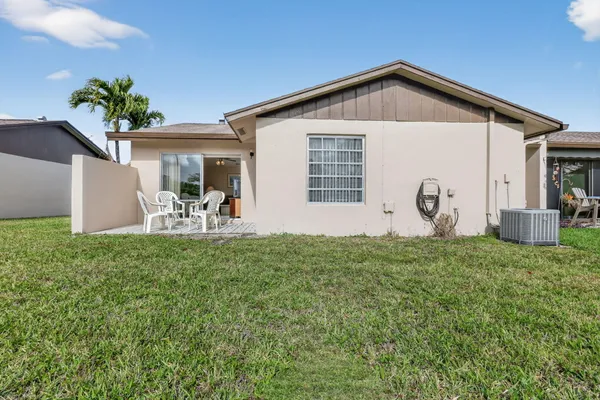 $315,000 | 5404 Viburnum Circle, Delray Beach, FL 33484