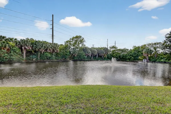 $315,000 | 5404 Viburnum Circle, Delray Beach, FL 33484