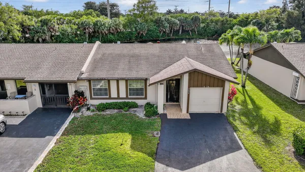$315,000 | 5404 Viburnum Circle, Delray Beach, FL 33484