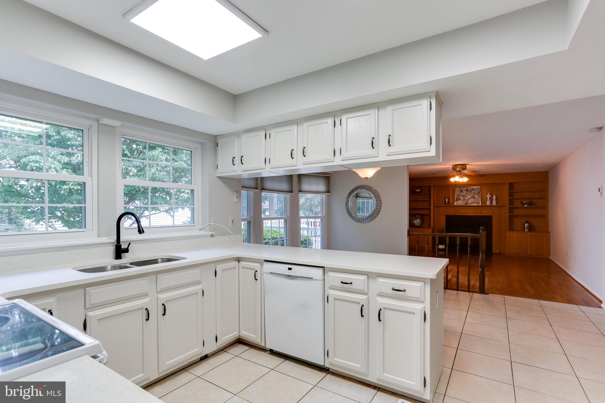 9302 Many Flower Lane Jessup, MD 20794 - Photo 5 of 36 Gallery Image 5