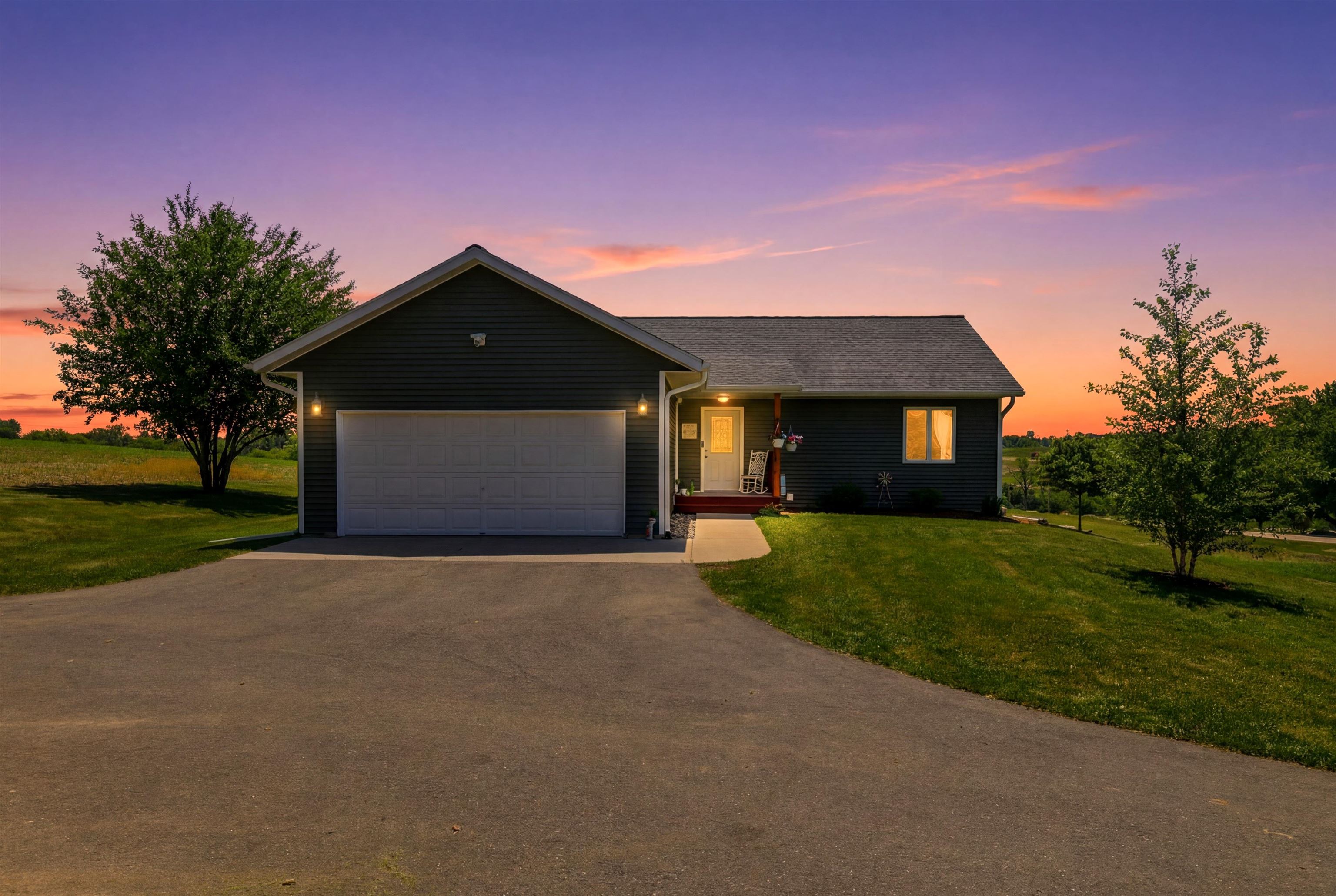 503 North Bennett Road Dodgeville, WI 53533 - Photo 2 of 44