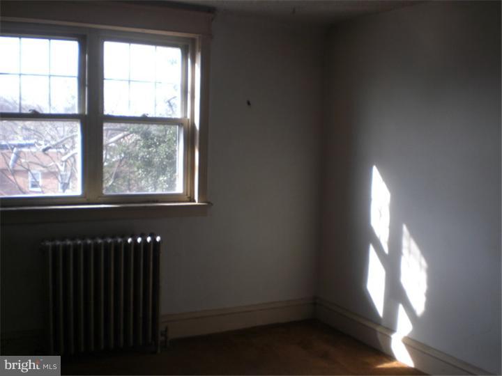 449 Copley Road Upper Darby, PA 19082 - Photo 4 of 13
