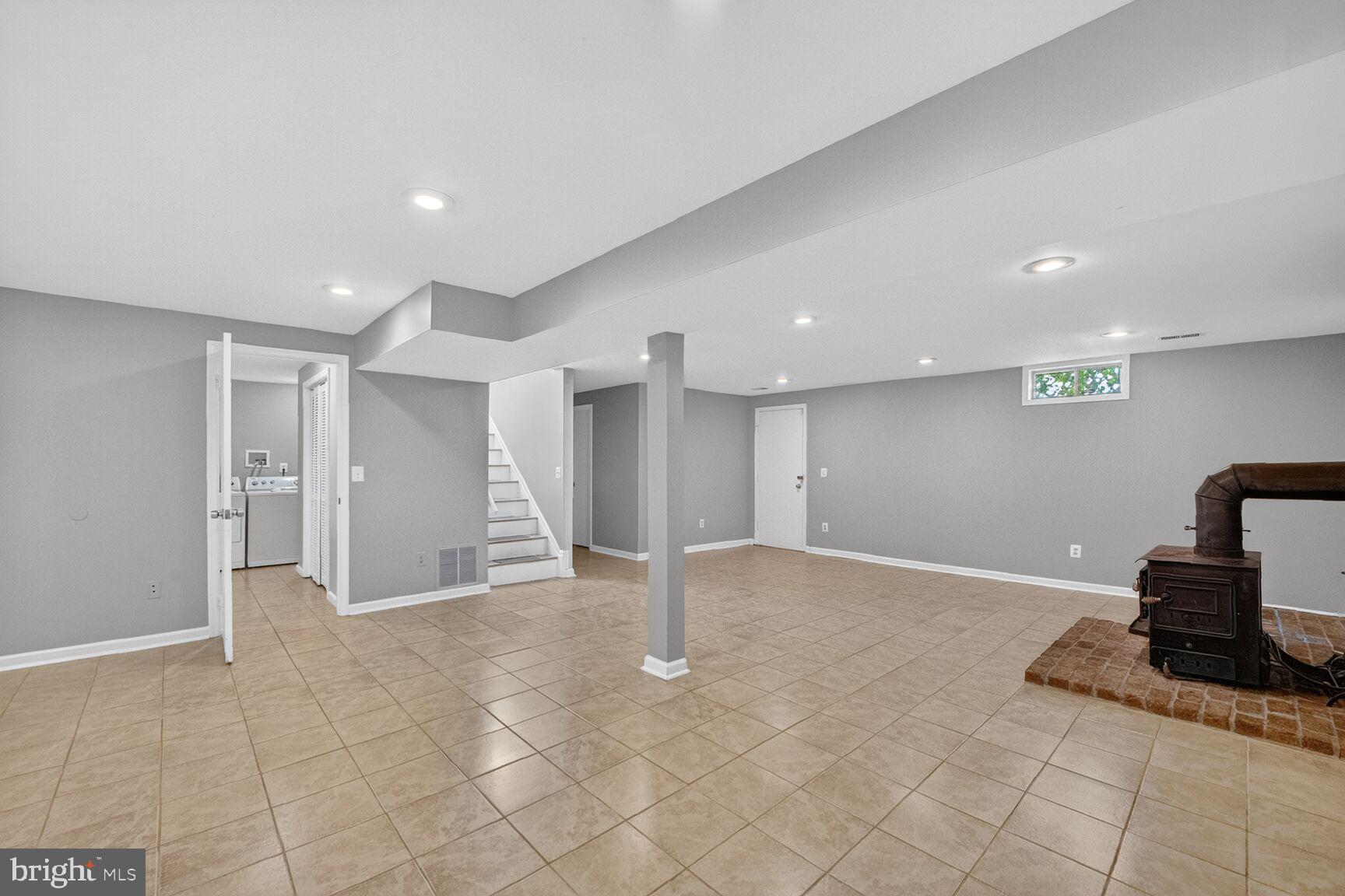 14 Braxton Drive Sterling, VA 20165 - Photo 21 of 28 a view of empty room