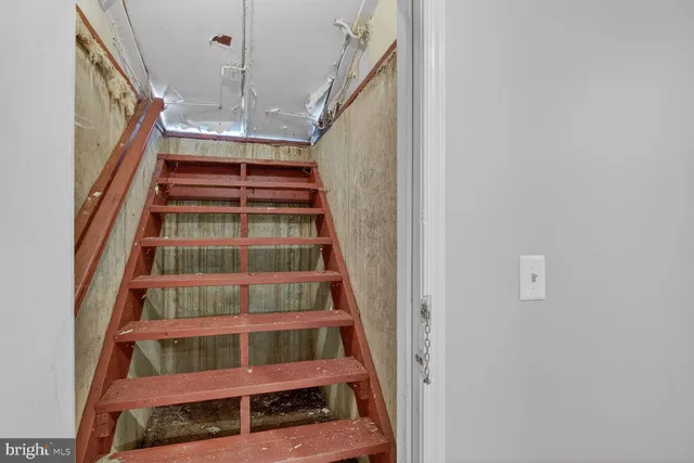 a view of porch with wooden floor and fence