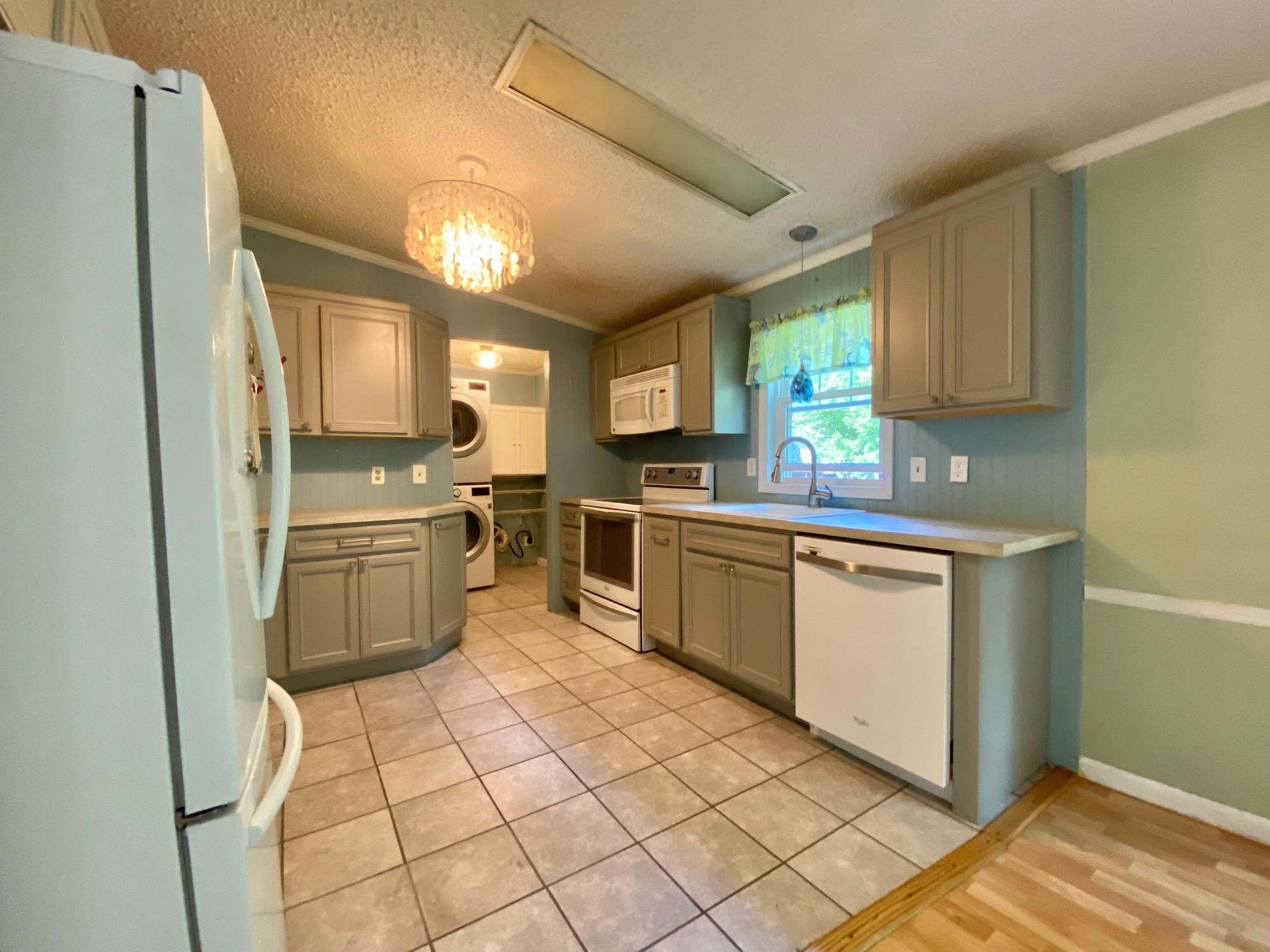 207 Redwood Road Loudon, NH 03307 - Photo 5 of 26