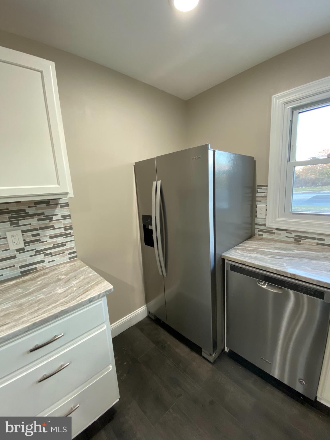 2028 North Rolling Road Baltimore, MD 21244 - Photo 4 of 64