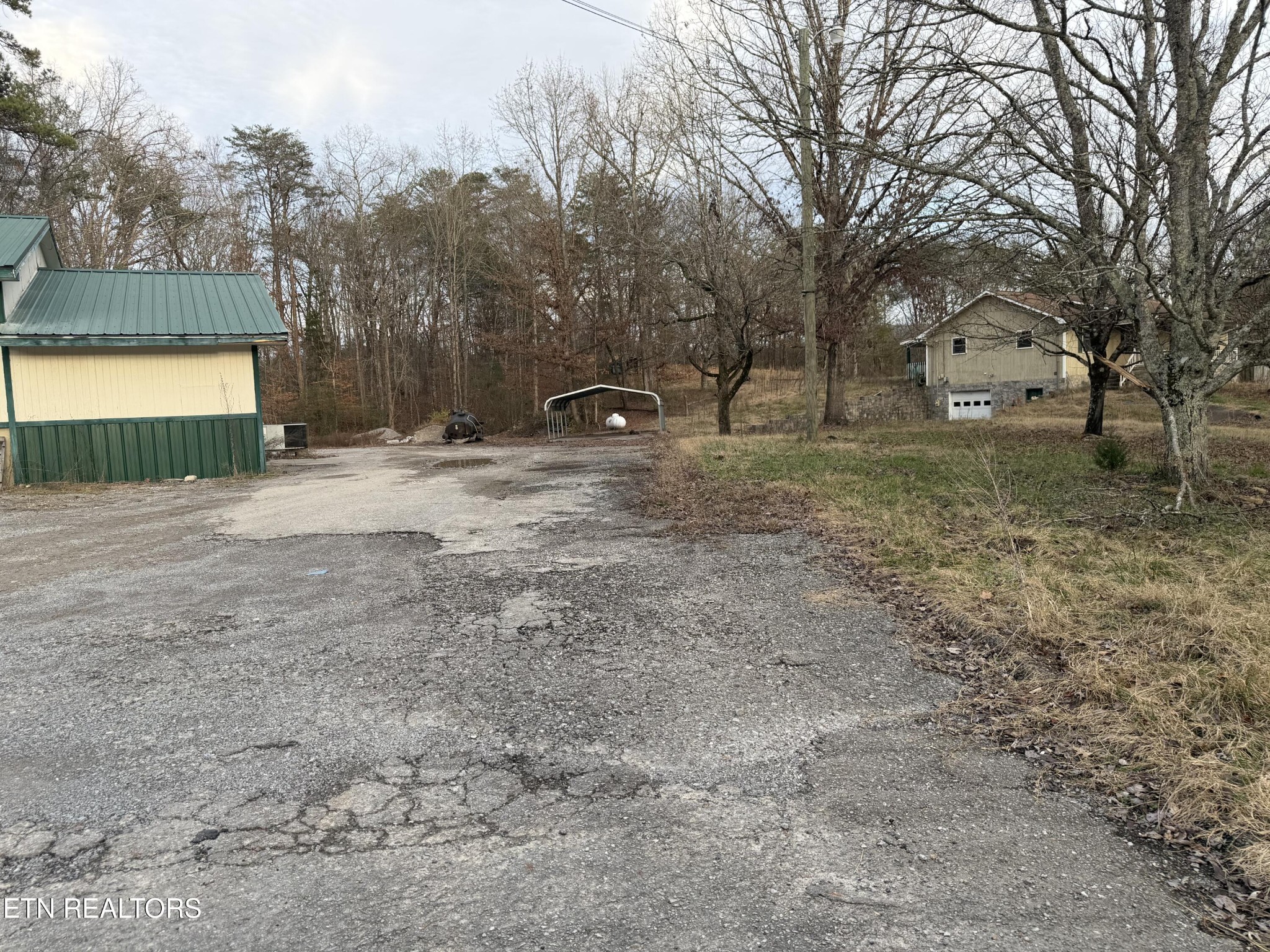 166 Nolan Lane Heiskell, TN 37754 - Photo 31 of 35