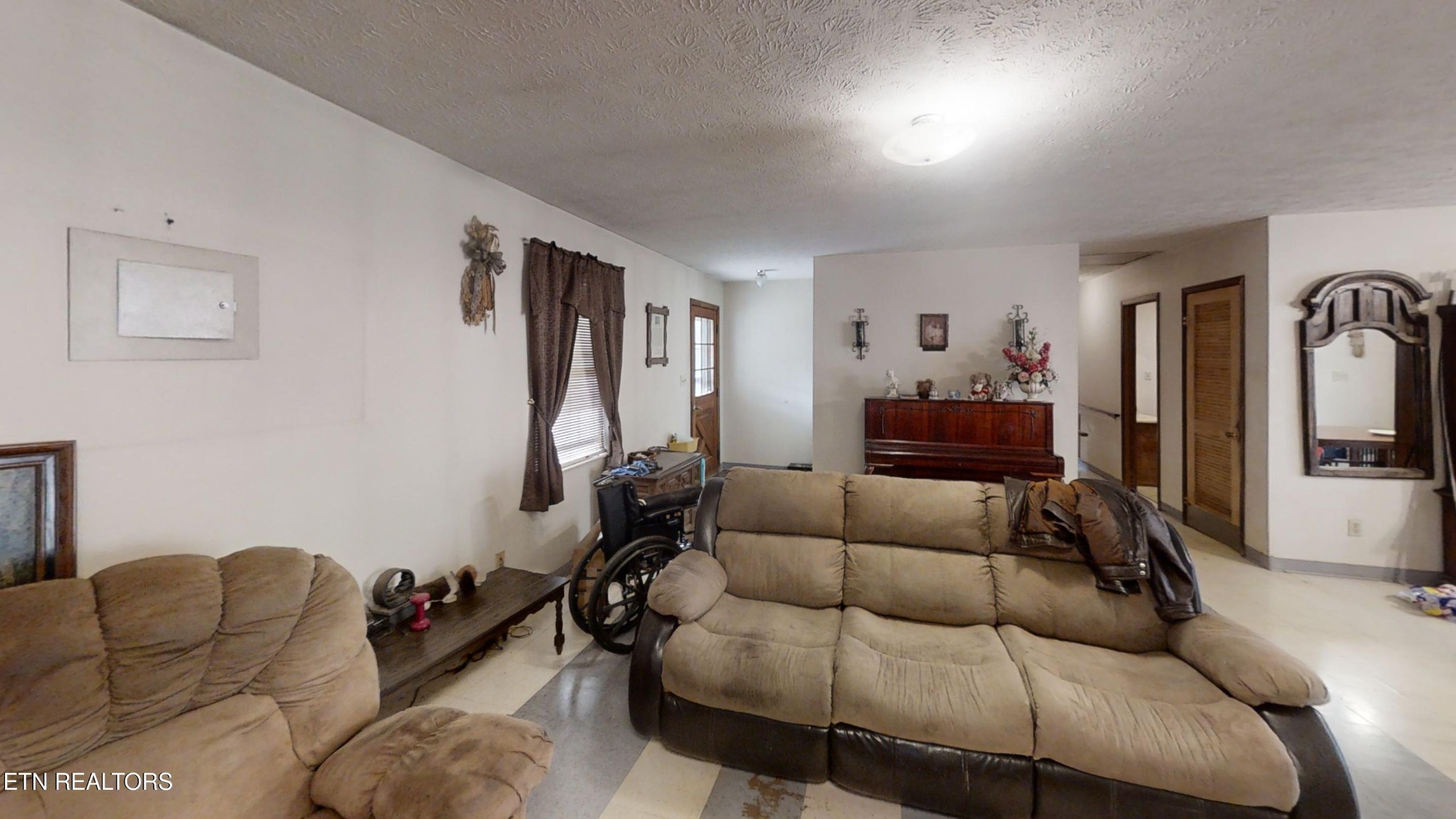 166 Nolan Lane Heiskell, TN 37754 - Photo 4 of 35