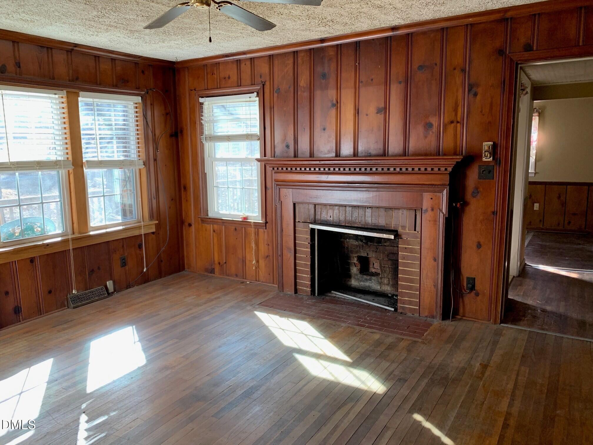 310 Wesleyan Heights Road Roxboro, NC 27573 - Photo 2 of 14 Wesleyan Living Room