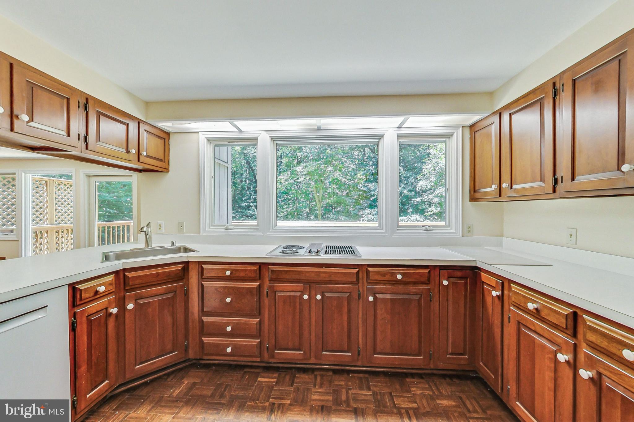 9206 Potomac Ridge Road Great Falls, VA 22066 - Photo 12 of 60 Gallery Image 12