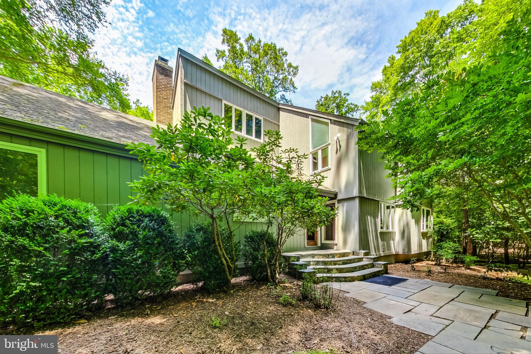 9206 Potomac Ridge Road Great Falls, VA 22066 - Photo 2 of 60 Gallery Image 2