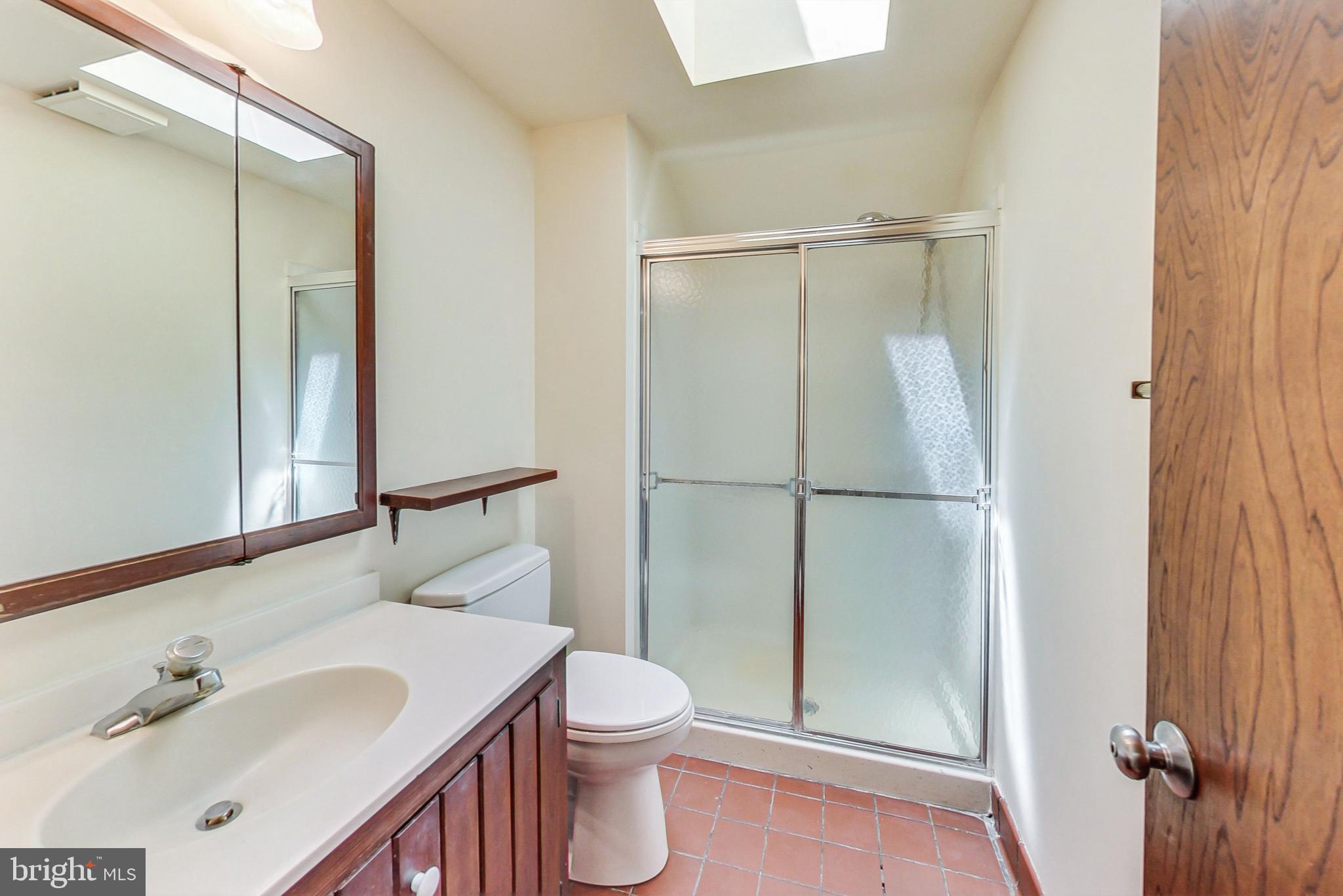 9206 Potomac Ridge Road Great Falls, VA 22066 - Photo 26 of 60 Primary Bathroom