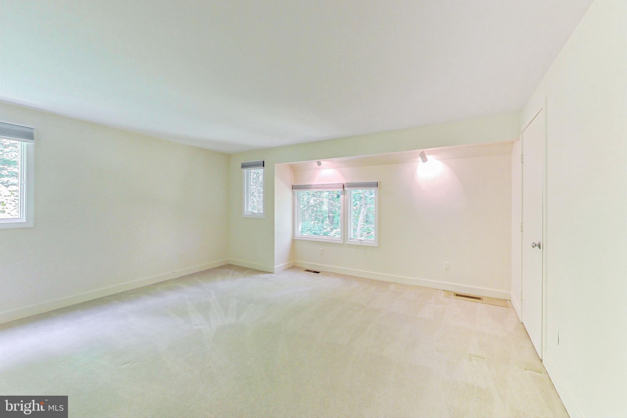 9206 Potomac Ridge Road Great Falls, VA 22066 - Photo 28 of 60 Second Bedroom