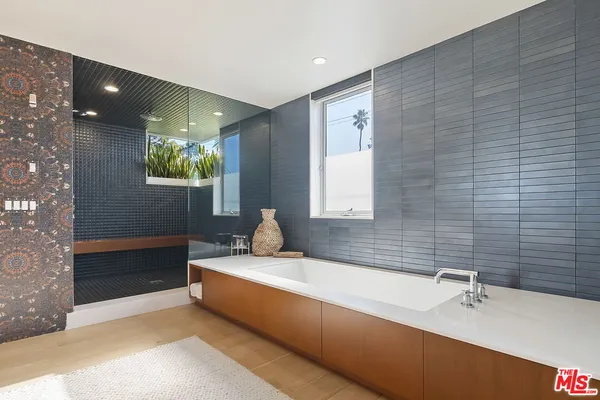 $24,995 | 1220 Cabrillo Avenue, Venice, CA 90291