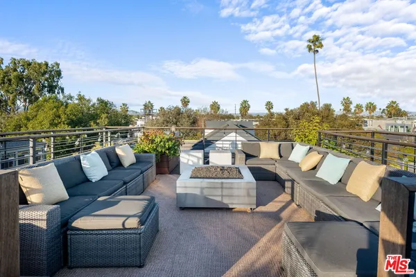 $24,995 | 1220 Cabrillo Avenue, Venice, CA 90291