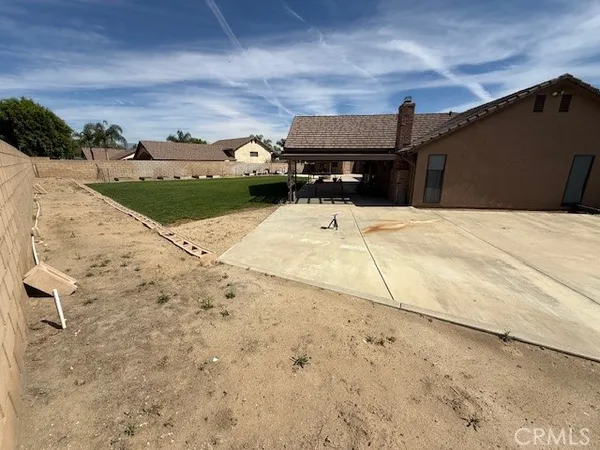 $779,000 | 19534 Kiningham Drive, Bloomington, CA 92316