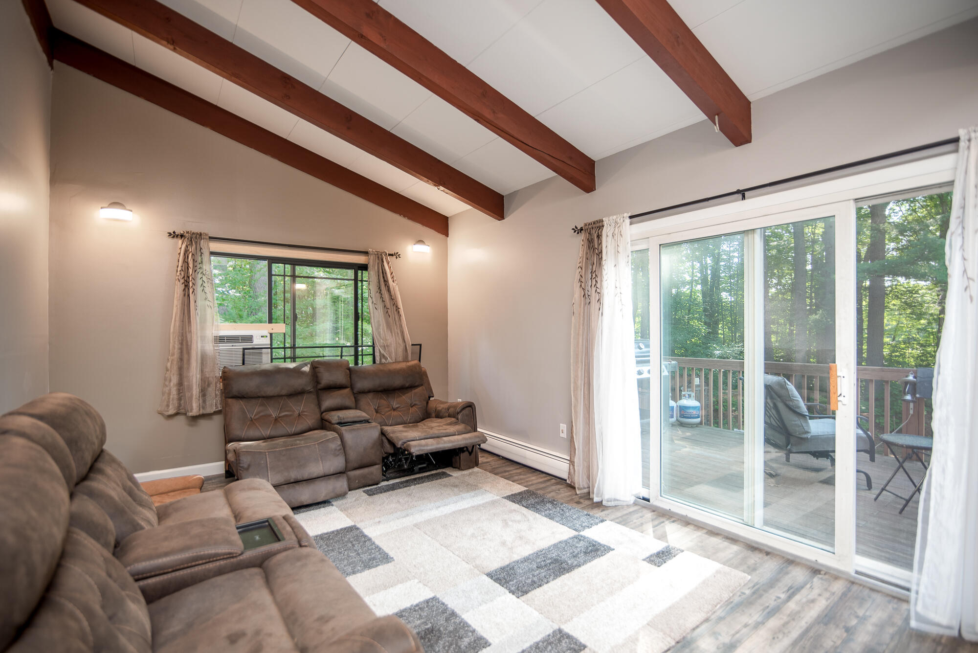 13 Lucerne Street Springvale, ME 04083 - Photo 8 of 37 Living.1 (1 of 1)