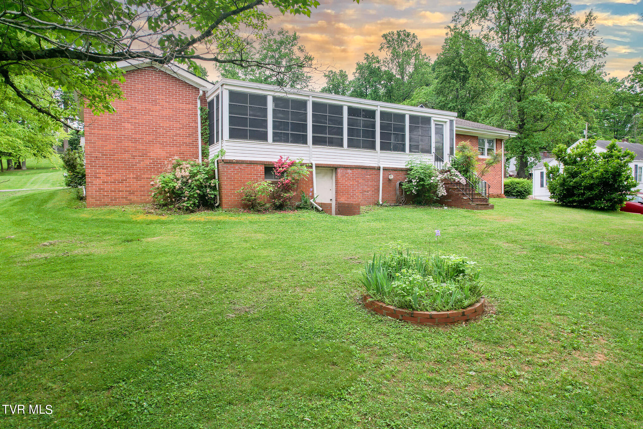 1249 Robinhood Road Greeneville, TN 37745 - Photo 30 of 38 30