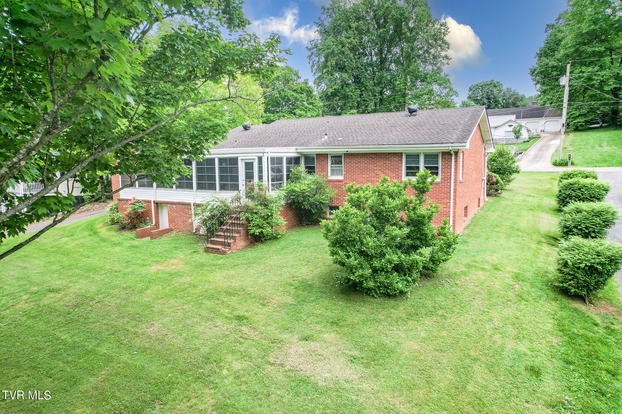 1249 Robinhood Road Greeneville, TN 37745 - Photo 32 of 38 32