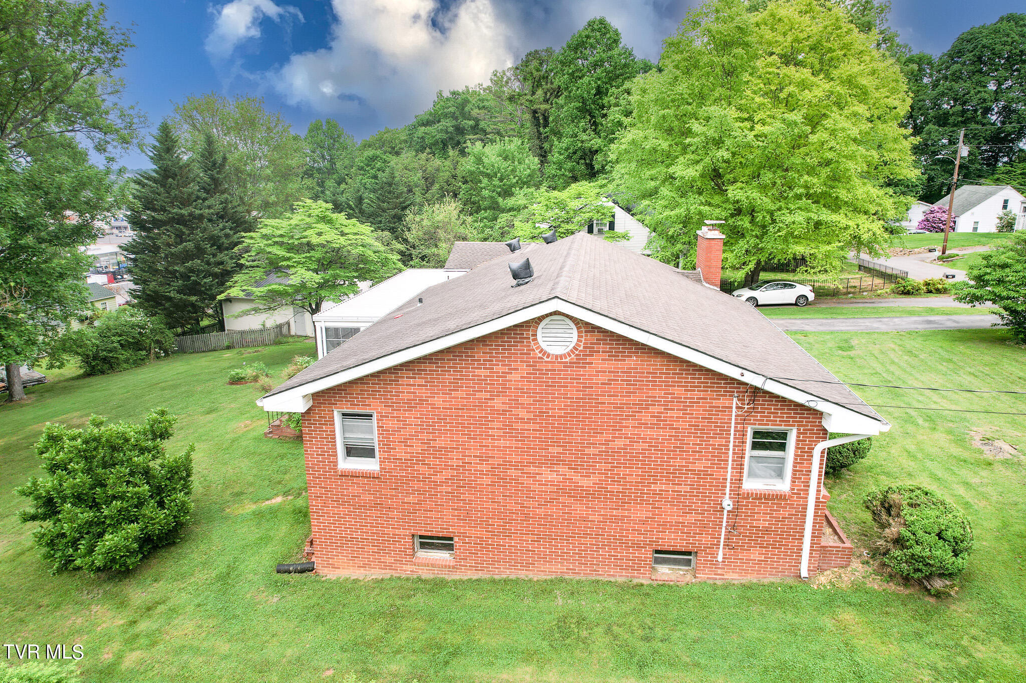 1249 Robinhood Road Greeneville, TN 37745 - Photo 33 of 38 33