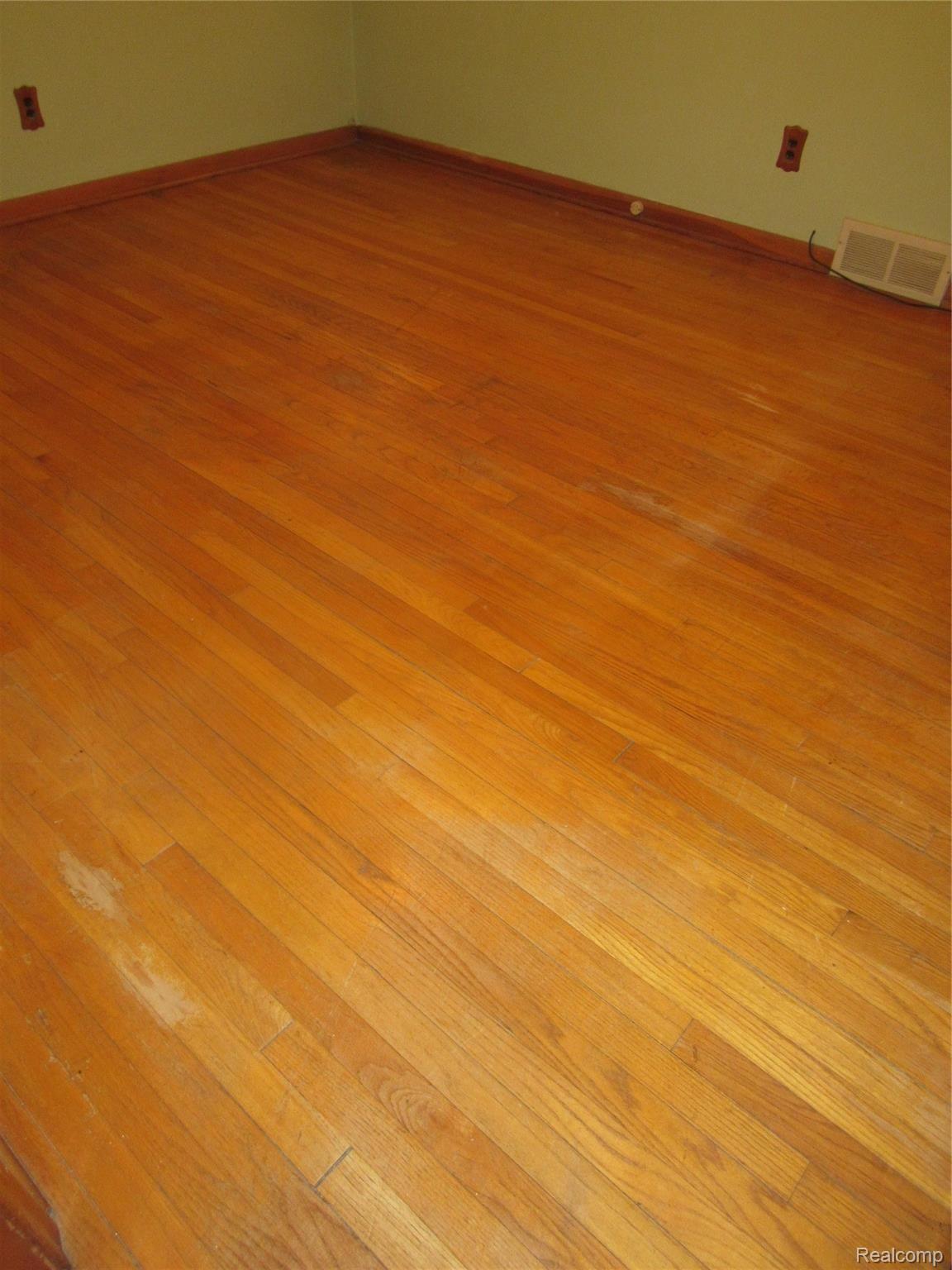 22901 Northline Road Taylor, MI 48180 - Photo 32 of 56 IMG_2140.JPG