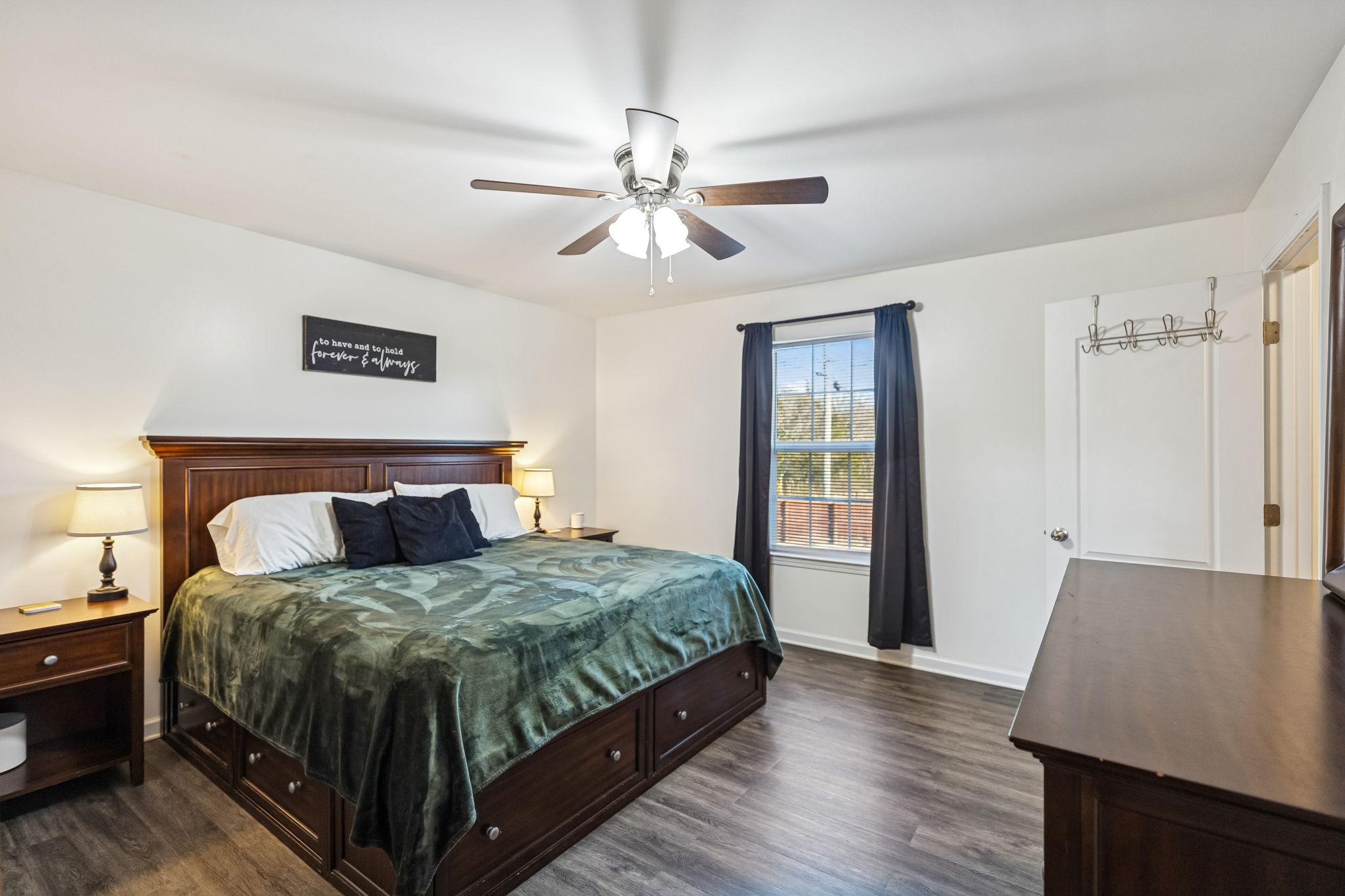 460 Edgewood Street Alexandria, TN 37012 - Photo 8 of 22 a bedroom with a bed and a desk