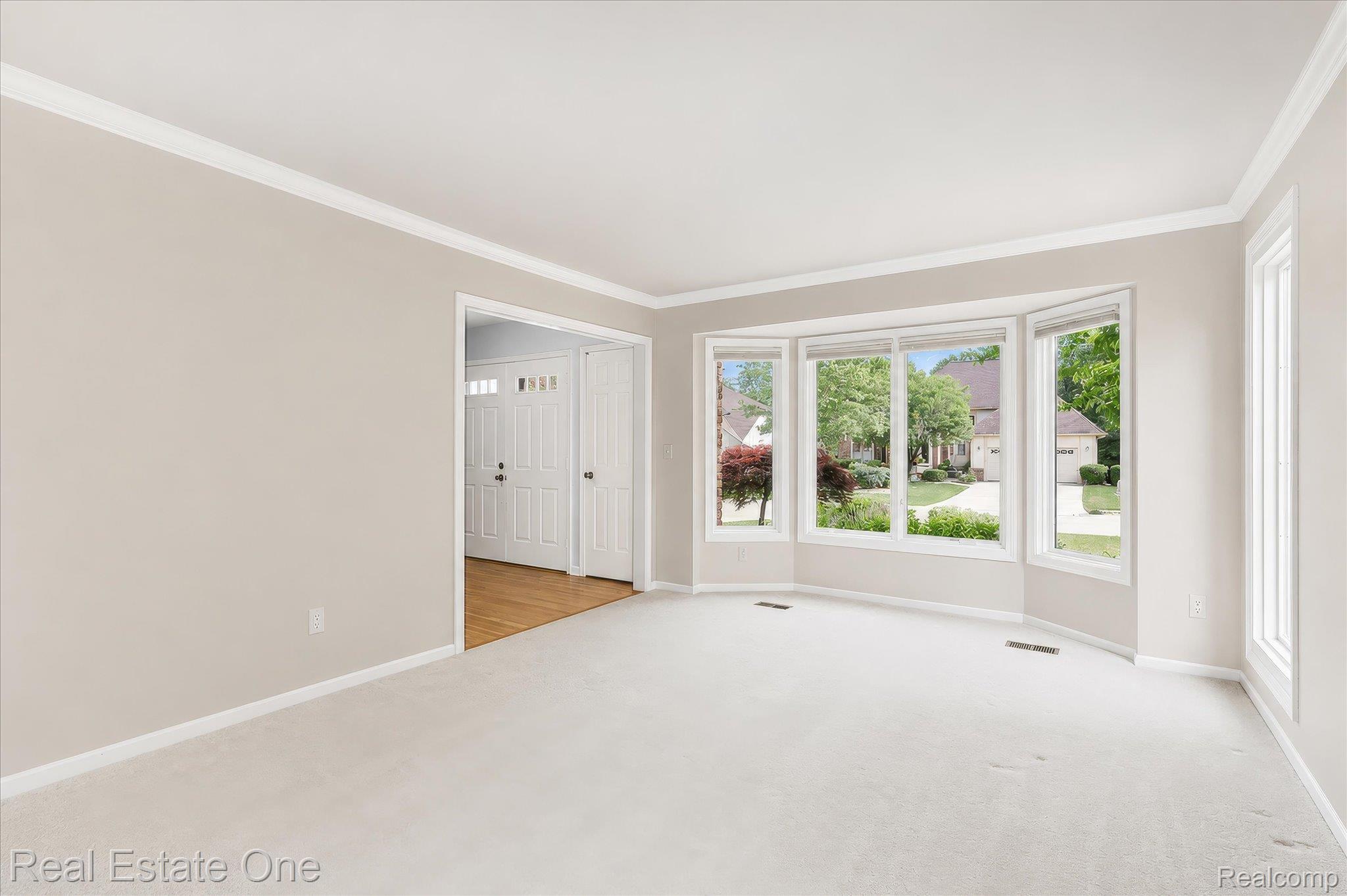 3393 Charlwood Drive Rochester, MI 48306 - Photo 8 of 60 08-009.jpg