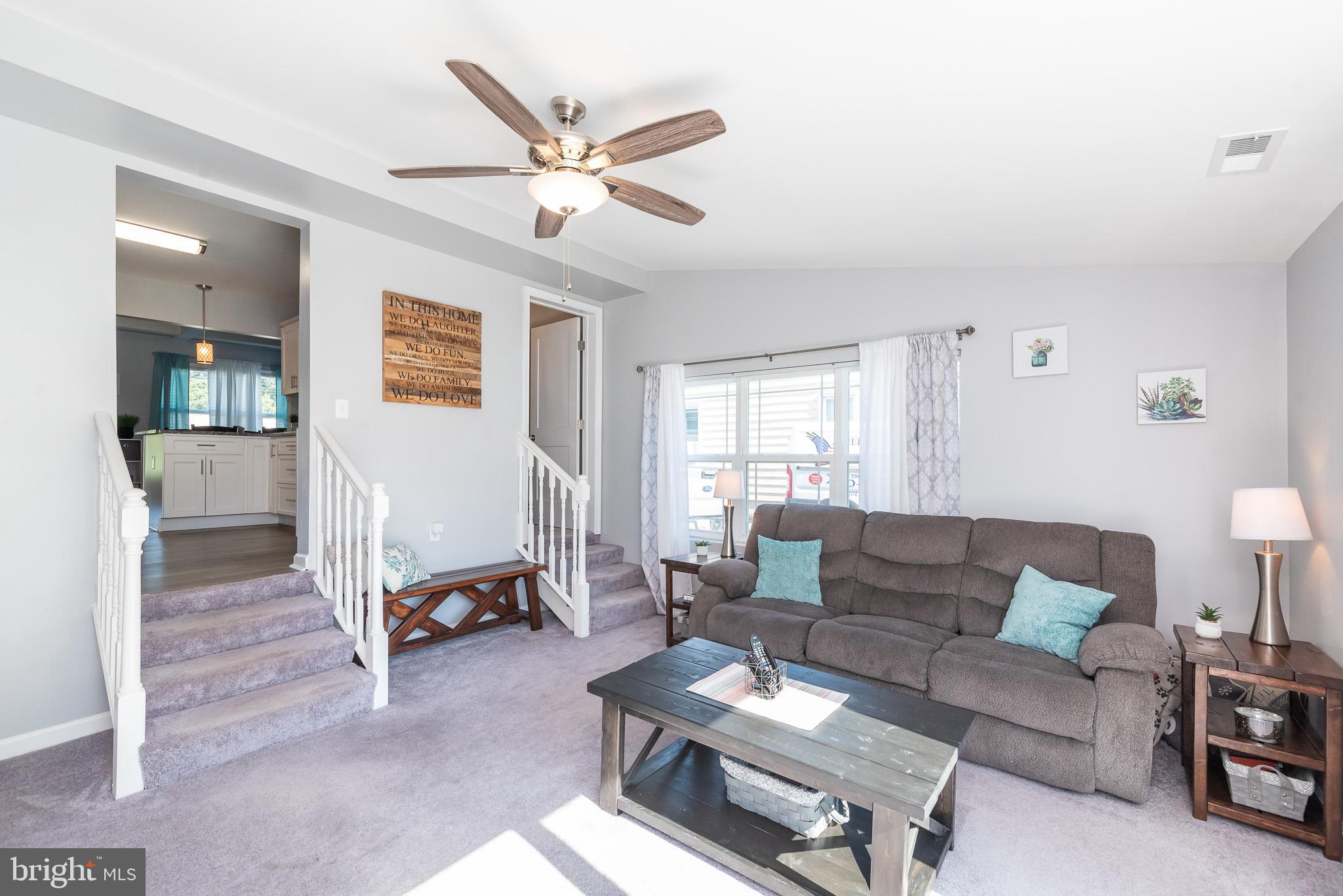 300 Sassafras Road Baltimore, MD 21221 - Photo 19 of 52 Living Room